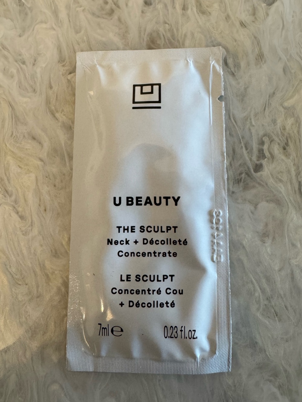 U BEAUTY THE SCULPT Neck + Décolleté Concentrate sample